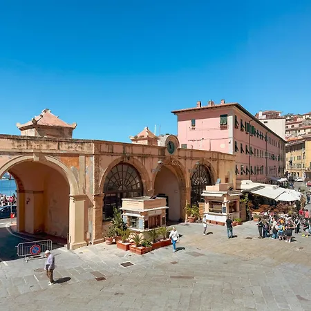 Piazza 49 - Helloelba Casa de Férias *